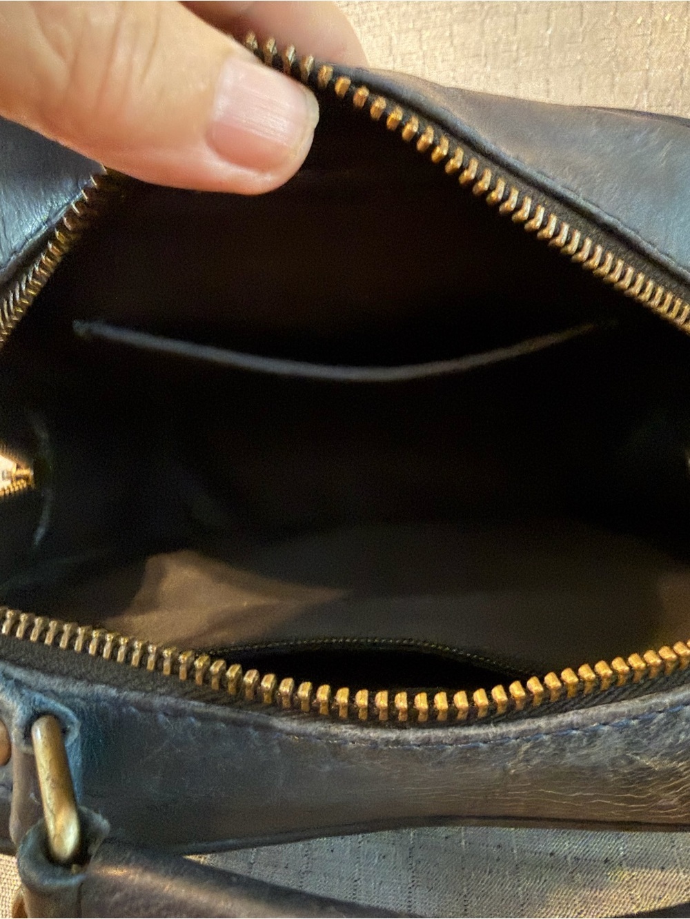 HLC Collection Small Apple Cut Bag - Picture 6 of 7